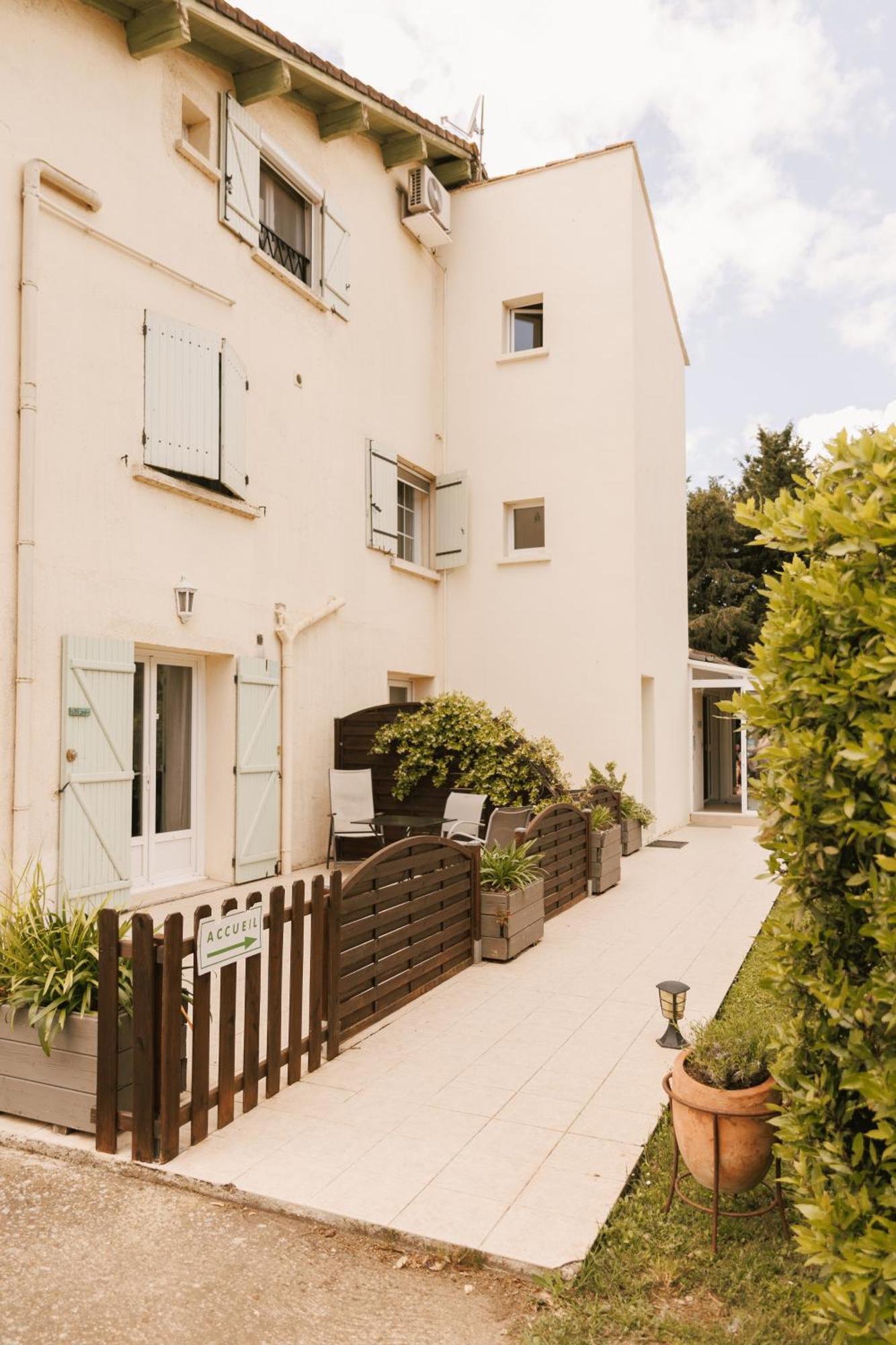Mas Saint-Ange Bed and Breakfast Lunel  Buitenkant foto