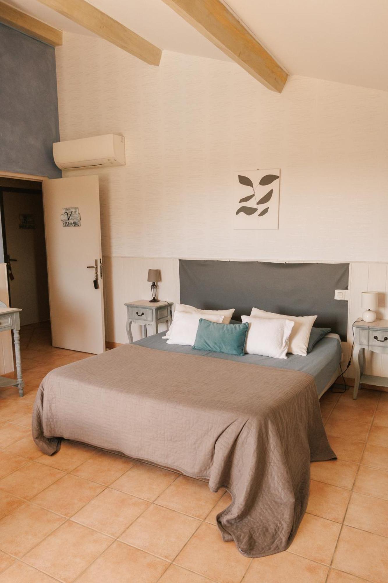 Mas Saint-Ange Bed and Breakfast Lunel  Buitenkant foto
