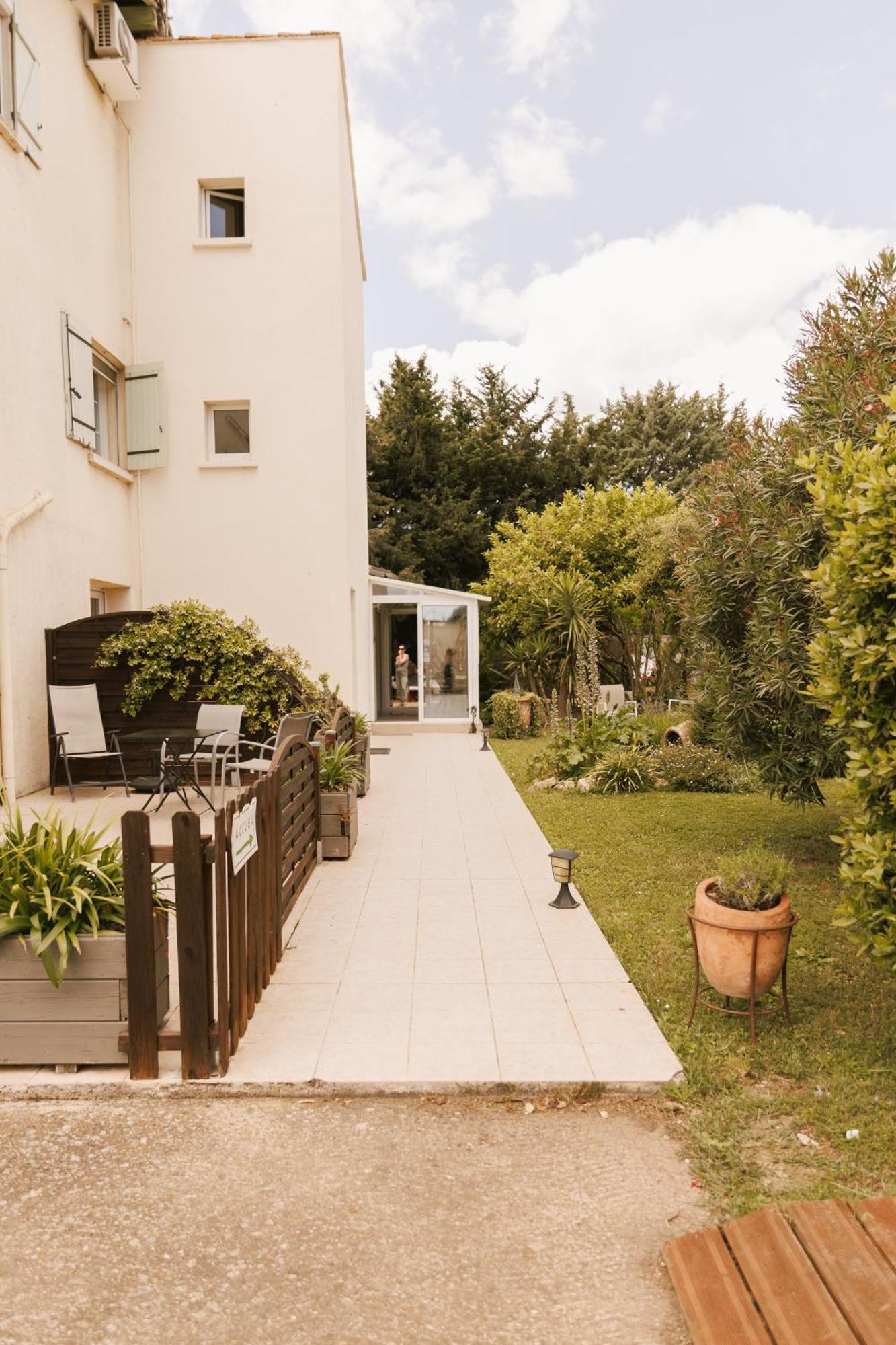 Mas Saint-Ange Bed and Breakfast Lunel  Buitenkant foto