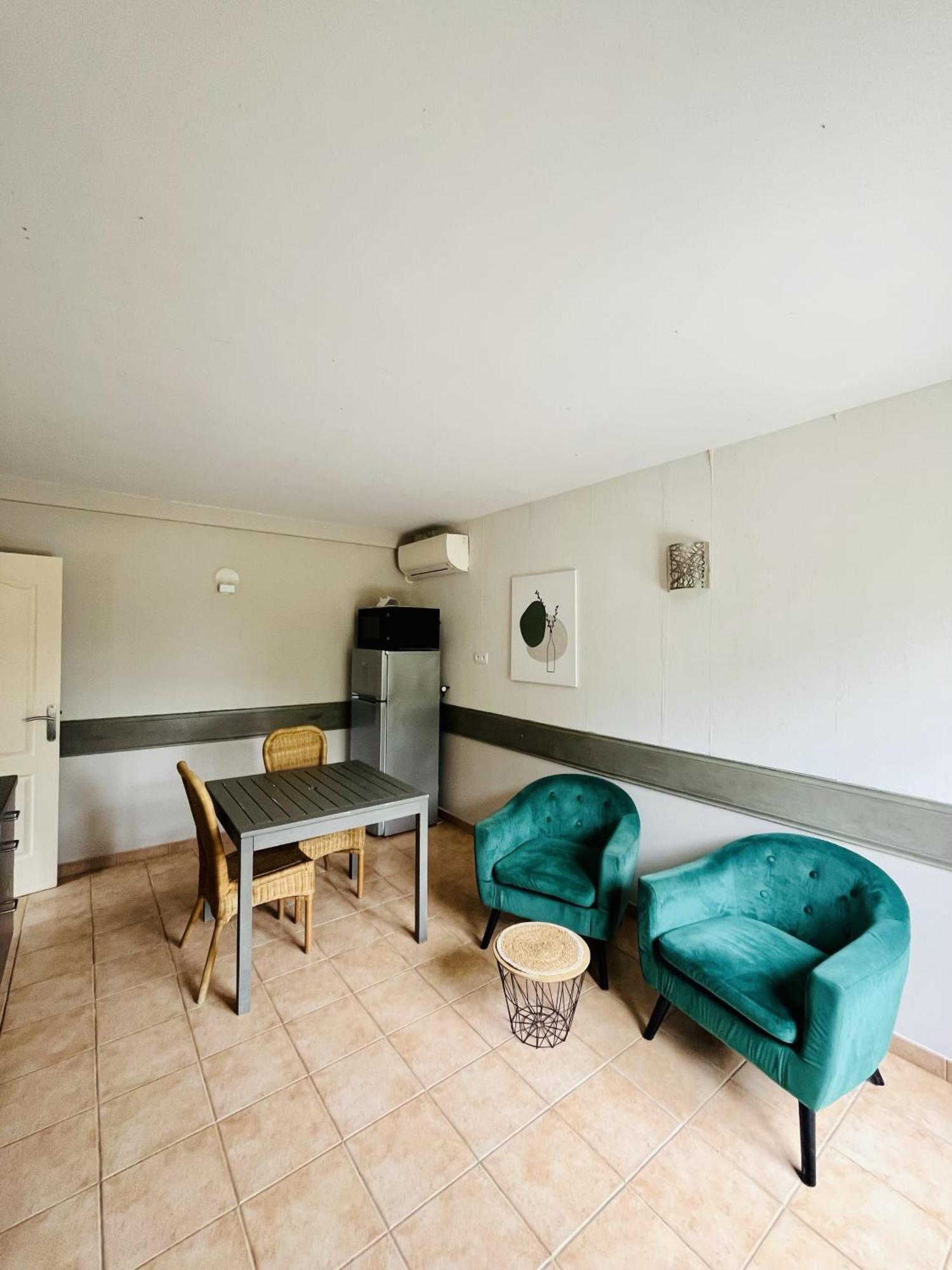 Mas Saint-Ange Bed and Breakfast Lunel  Buitenkant foto