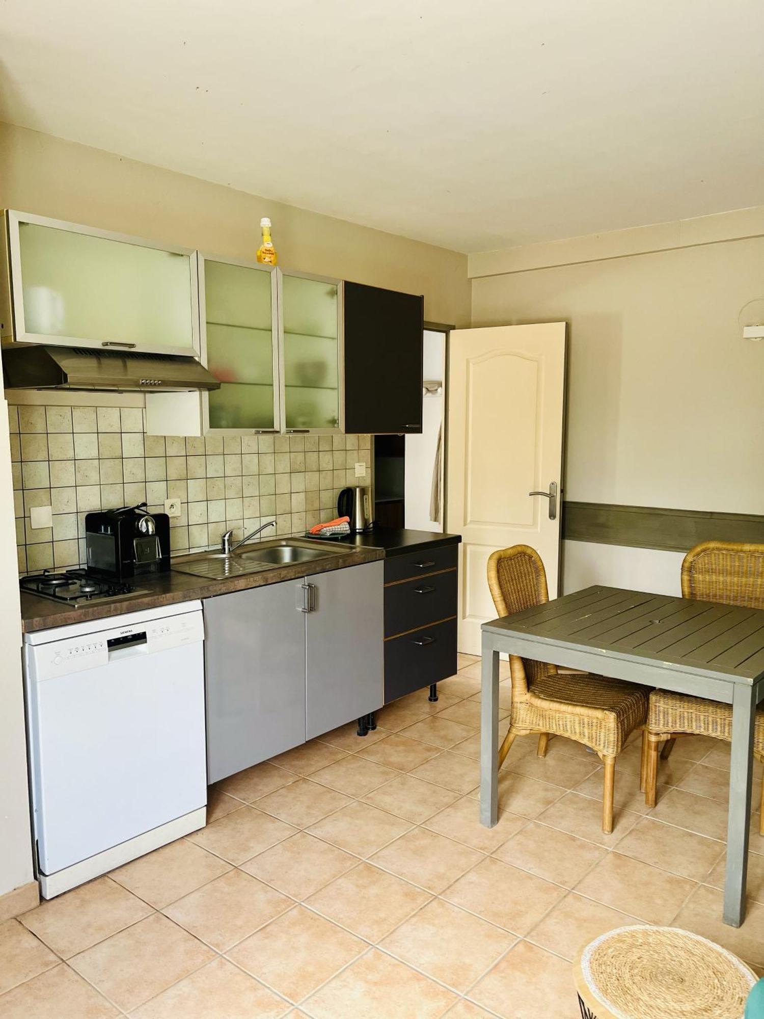Mas Saint-Ange Bed and Breakfast Lunel  Kamer foto