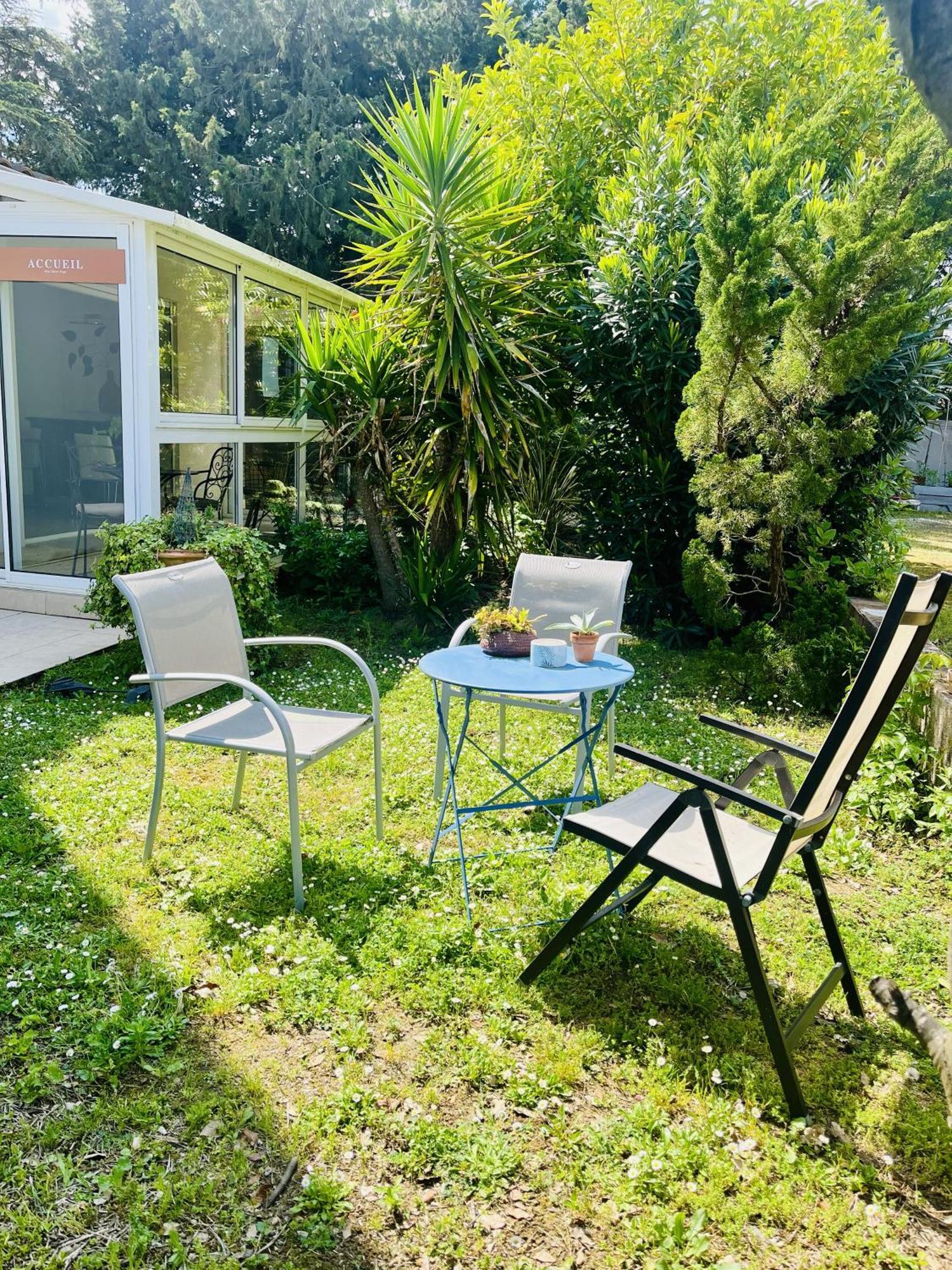Mas Saint-Ange Bed and Breakfast Lunel  Buitenkant foto